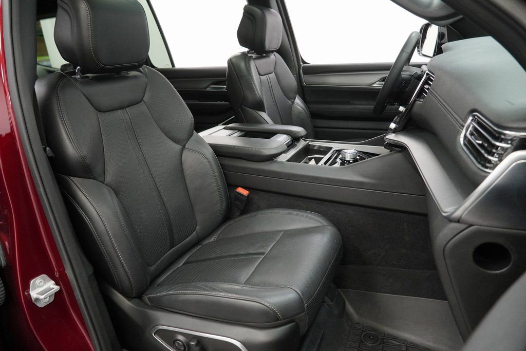 Certified 2024 Jeep Wagoneer Series II AWD/4WD image 46