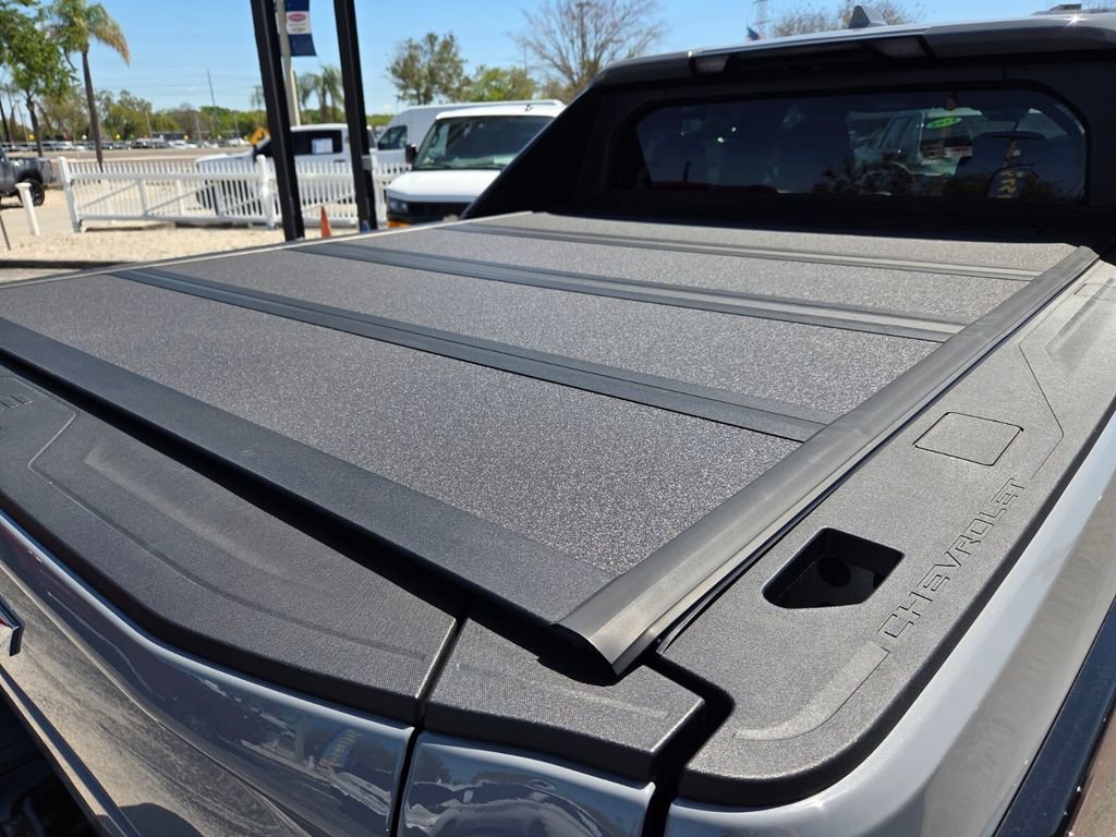 Certified 2025 Chevrolet Silverado EV RST image 15