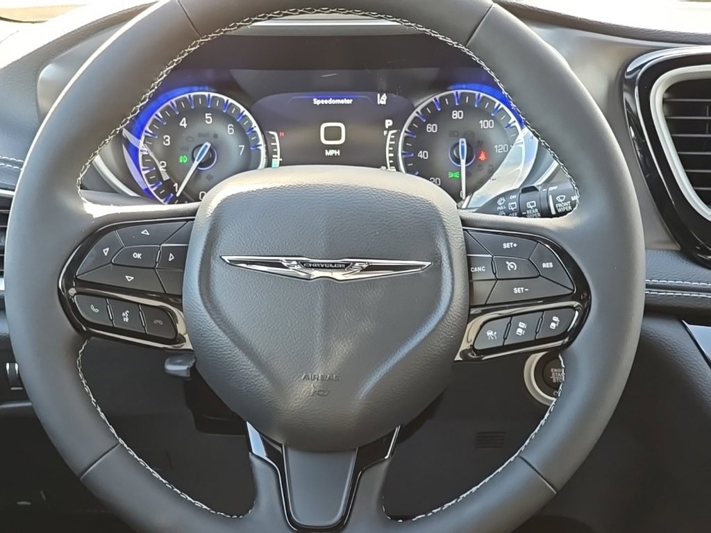 New 2026 Chrysler Pacifica Select image 27