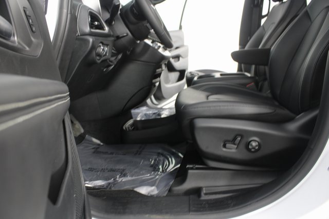 New 2026 Chrysler Pacifica Select image 17