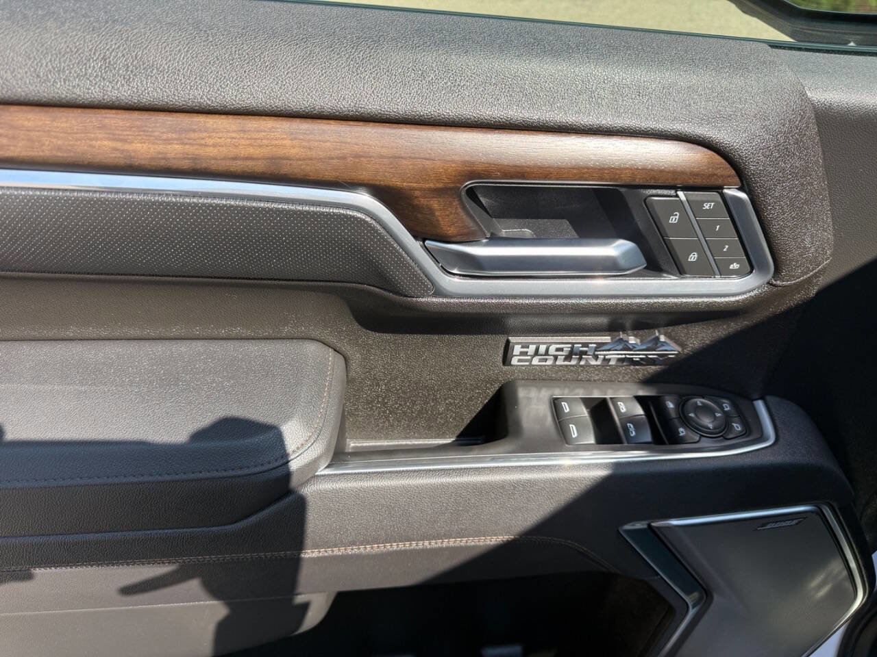 Used 2025 Chevrolet Silverado 1500 High Country image 18
