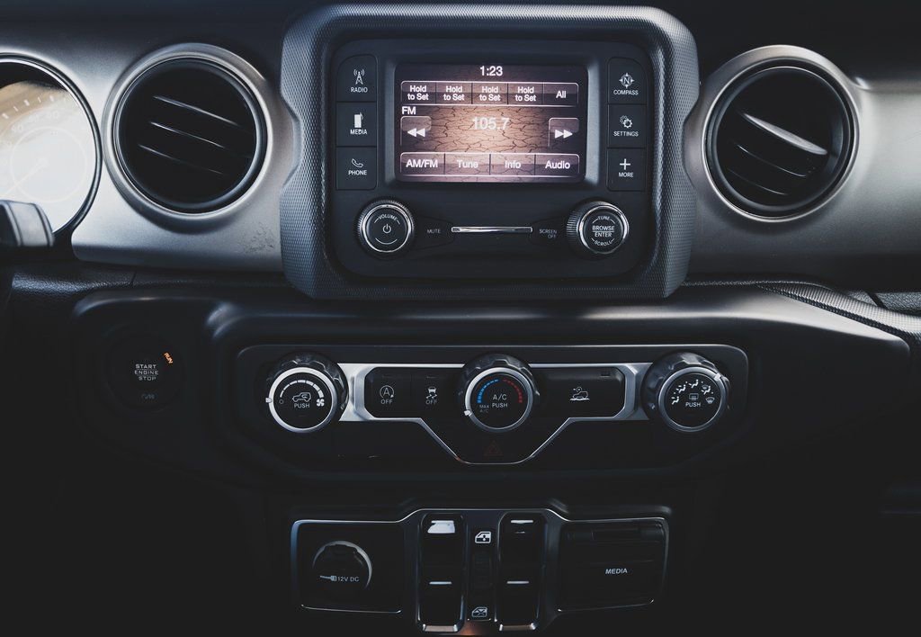 Used 2020 Jeep Gladiator Sport w/ Quick Order Package 24S image 4