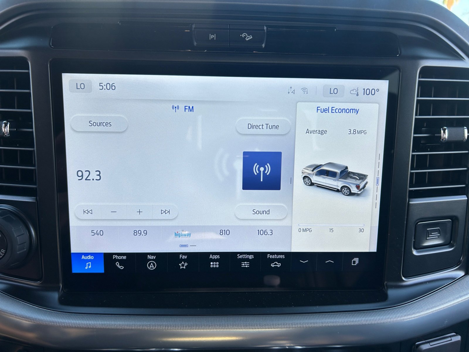 New 2025 Ford F150 Lariat w/ Equipment Group 501A Mid image 12