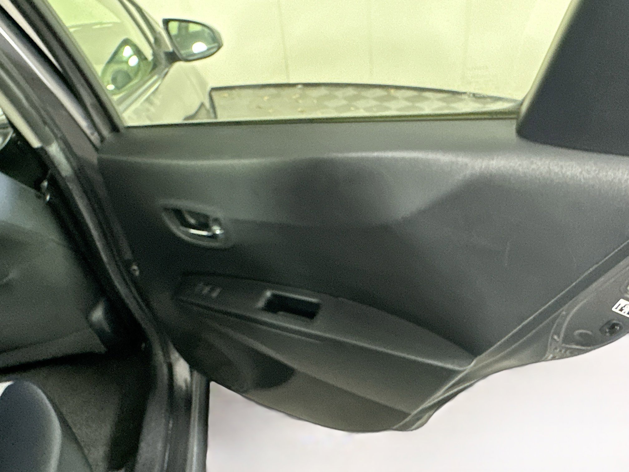 Used 2013 Toyota Yaris LE image 28