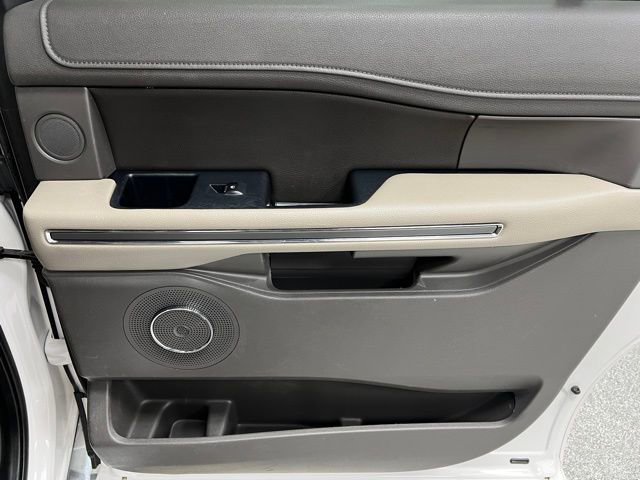 Used 2018 Ford Expedition Max XLT w/ Equipment Group 202A AWD/4WD image 50