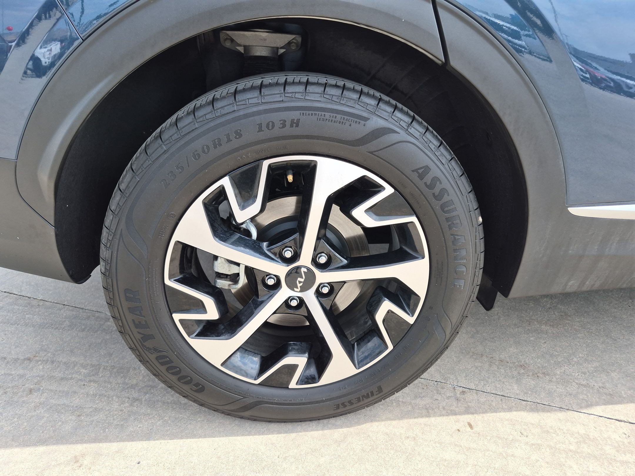 Certified 2024 Kia Sportage EX AWD/4WD image 12