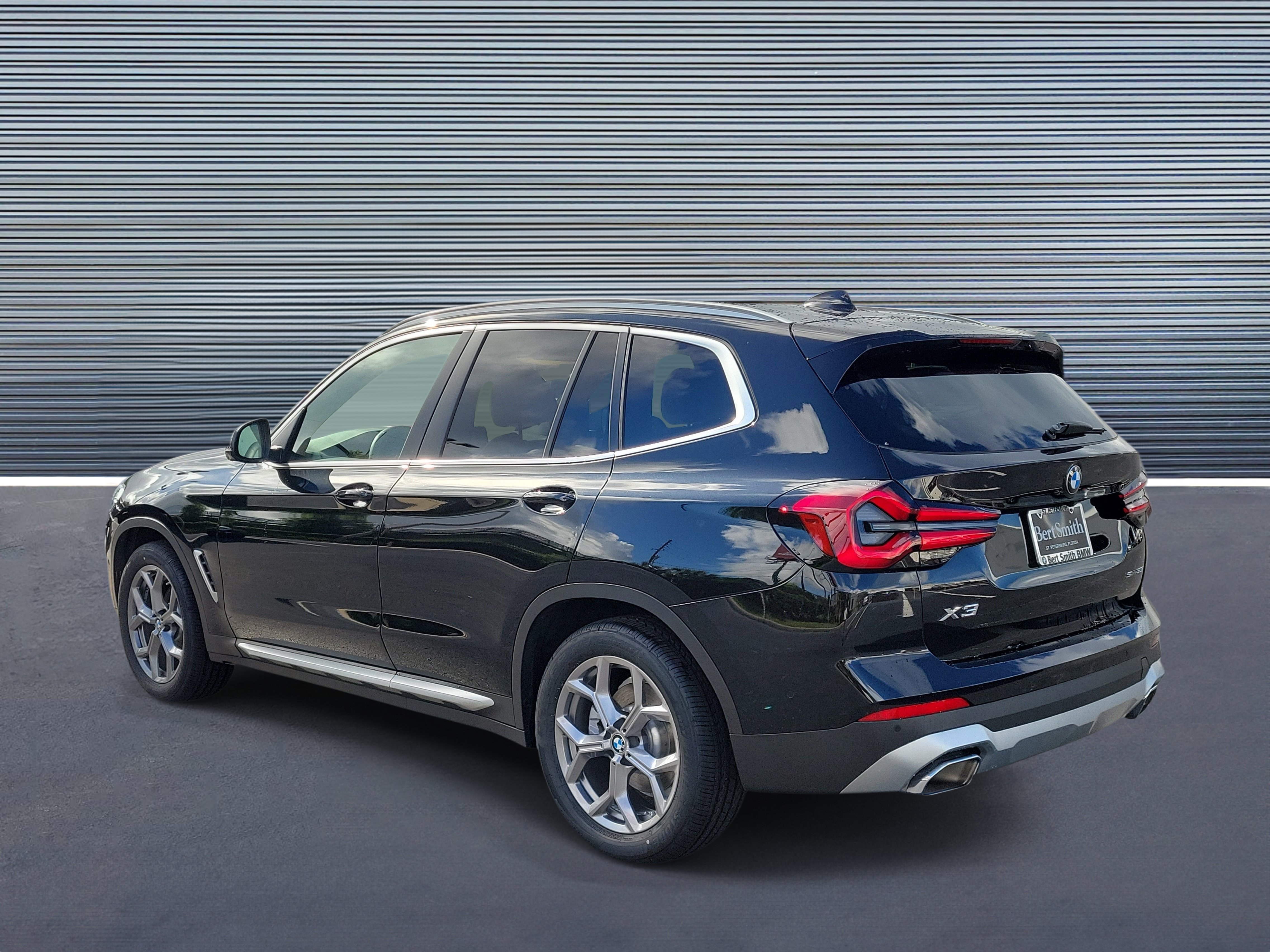 Used 2023 BMW X3 sDrive30i w/ Premium Package RWD image 4