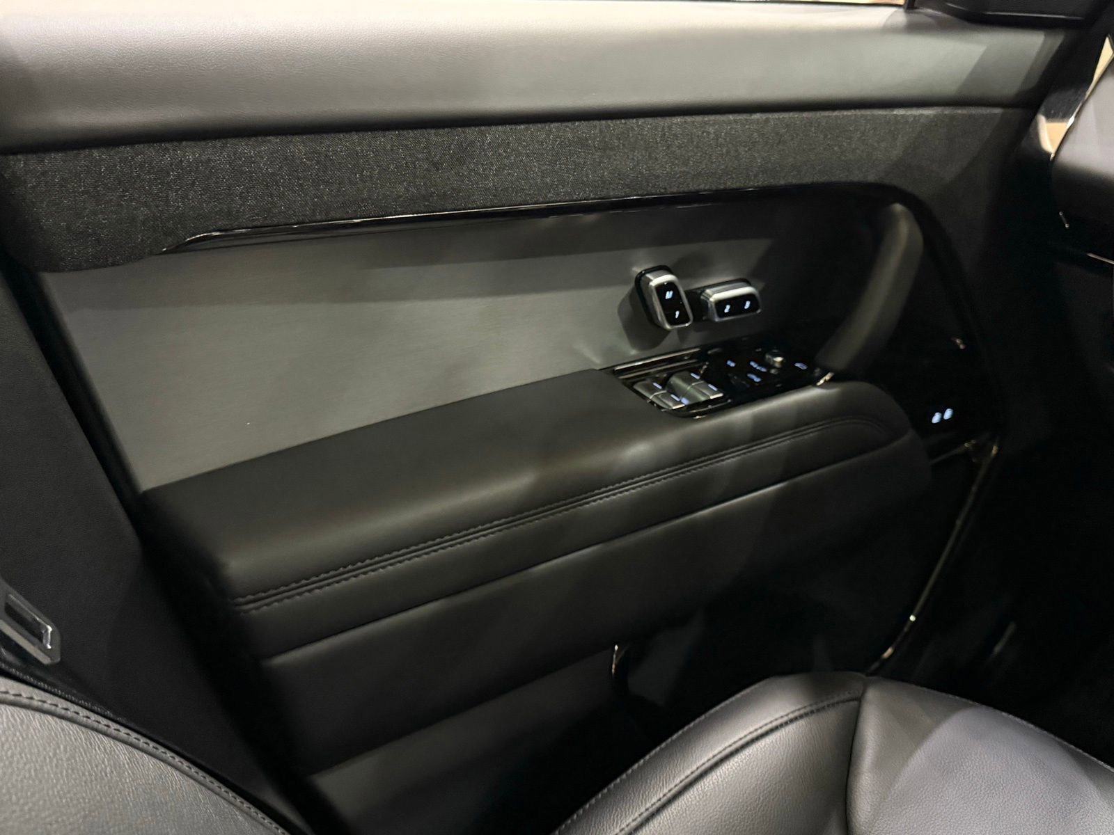 New 2025 Land Rover Range Rover Sport image 32