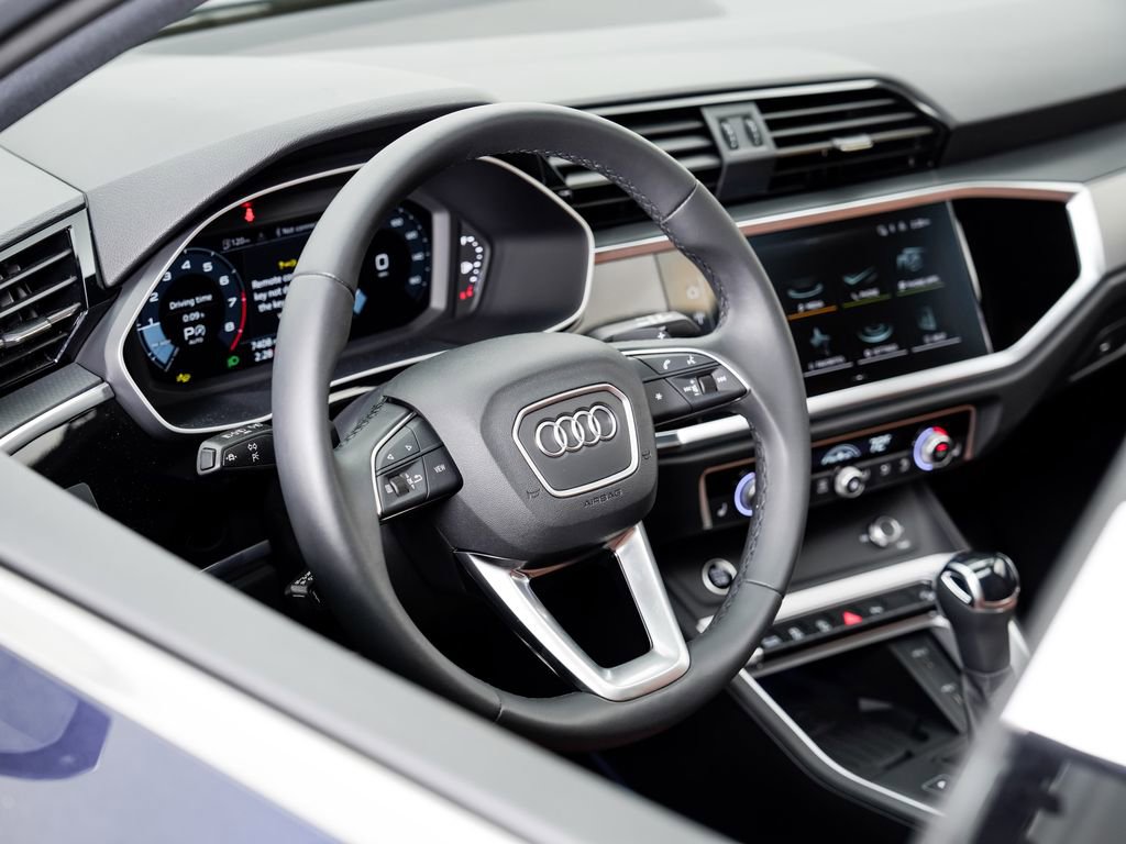 Certified 2025 Audi Q3 2.0T Premium Plus w/ Premium Plus Package image 9