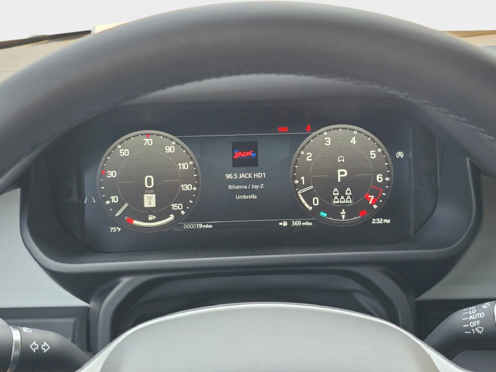 New 2026 Land Rover Defender 130 X-Dynamic SE AWD/4WD image 19