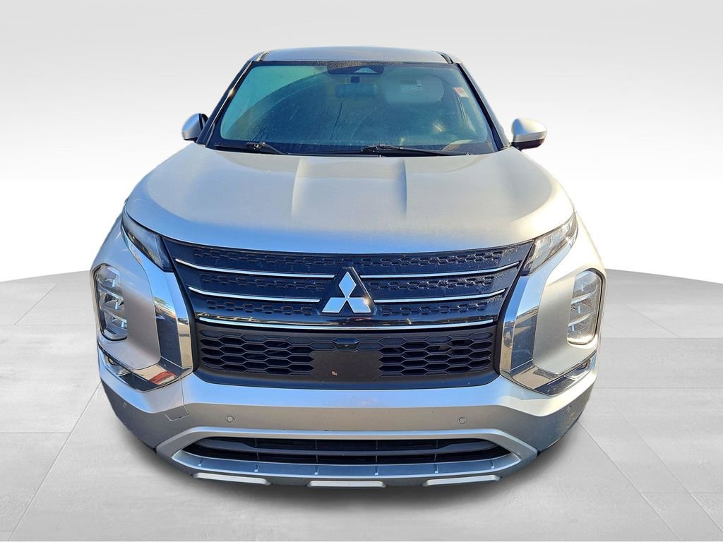 Used 2024 Mitsubishi Outlander SE Black Edition video 2