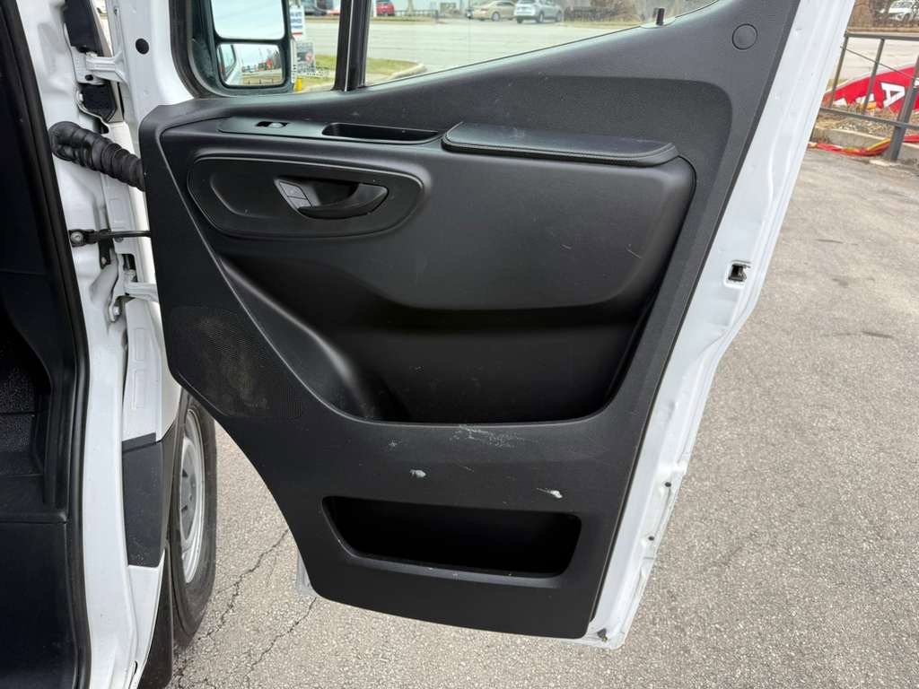 Used 2021 Mercedes-Benz Sprinter 2500 image 23