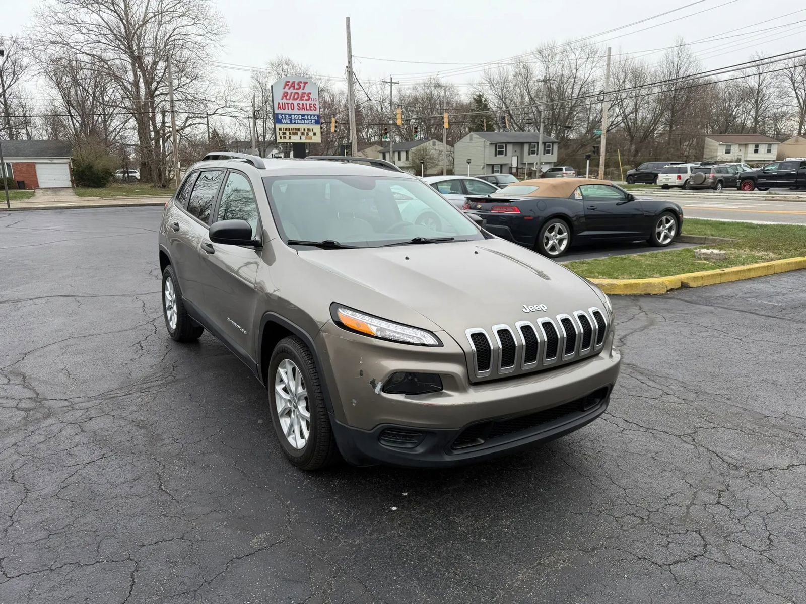 Used 2016 Jeep Cherokee Sport image 7