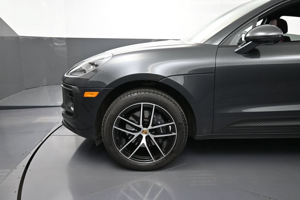 Certified 2026 Porsche Macan AWD/4WD image 12