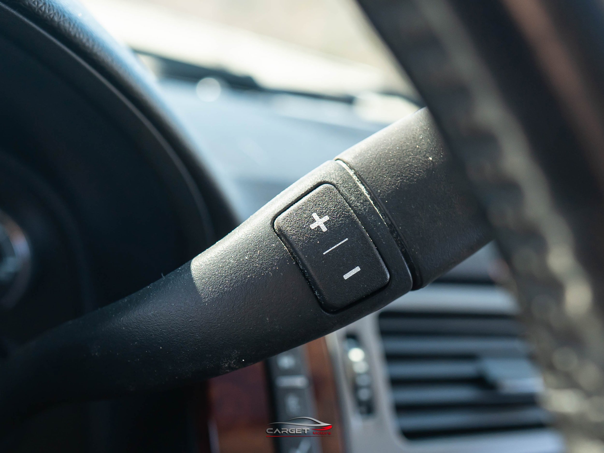 Used 2013 Chevrolet Avalanche LTZ image 26