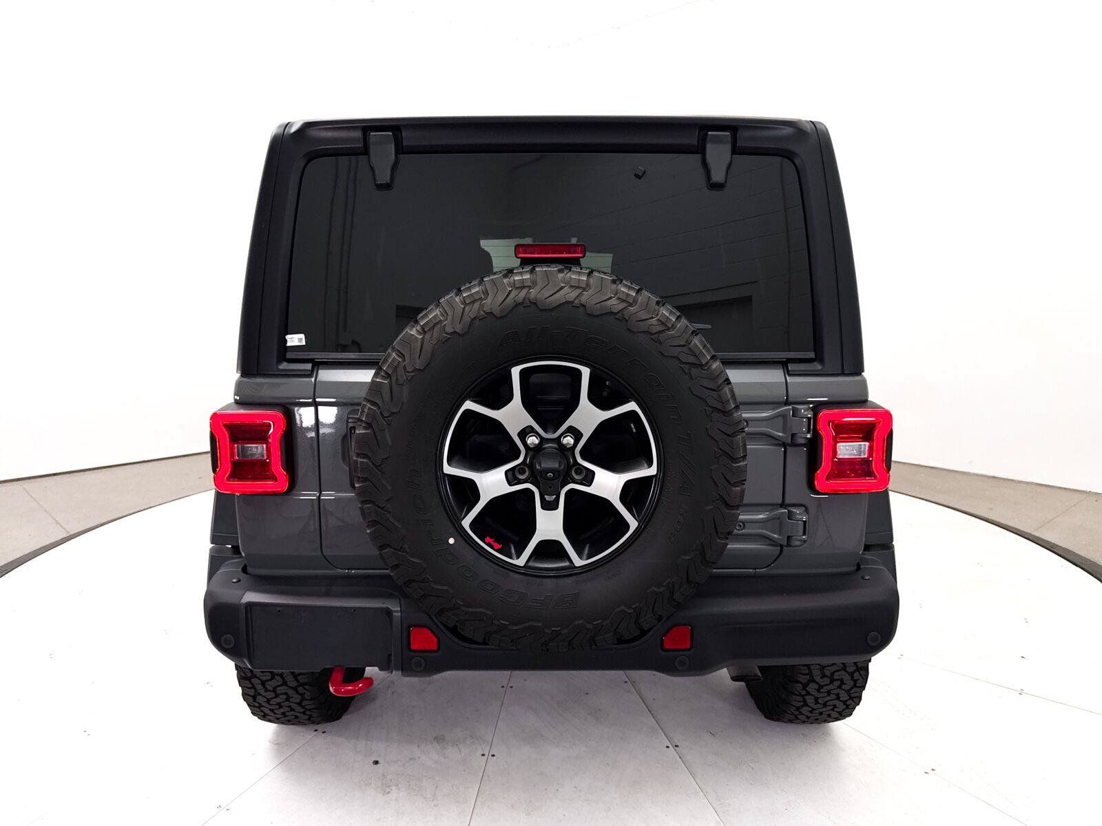 Used 2022 Jeep Wrangler Unlimited Rubicon w/ Steel Bumper Group AWD/4WD image 17