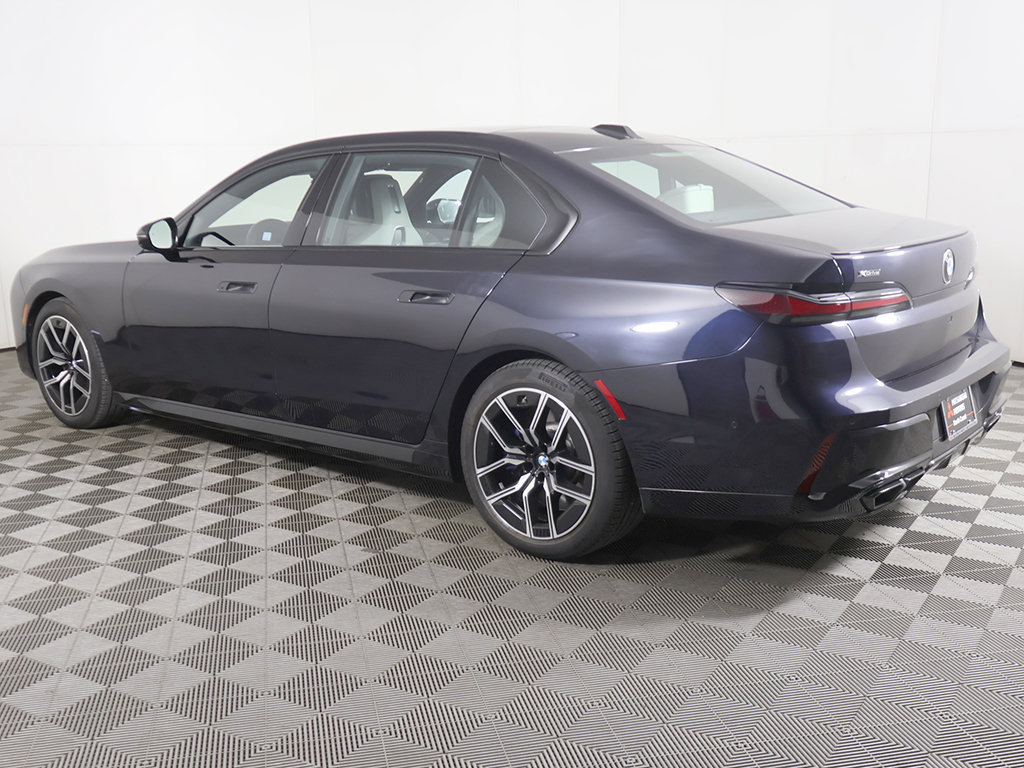 Used 2023 BMW 760i xDrive w/ Luxury Rear Seating Package AWD/4WD image 15