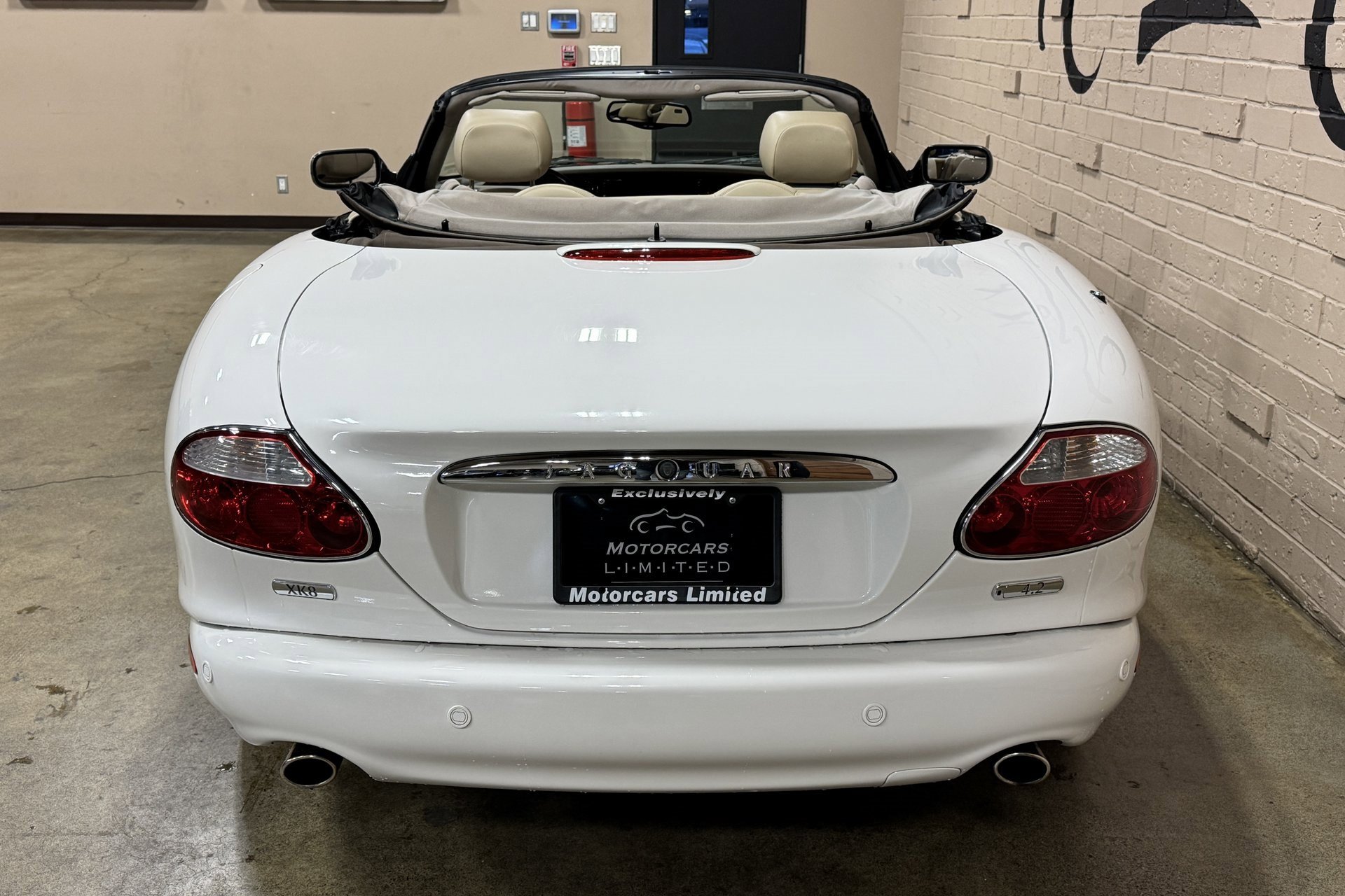 Used 2003 Jaguar XK8 Convertible image 8