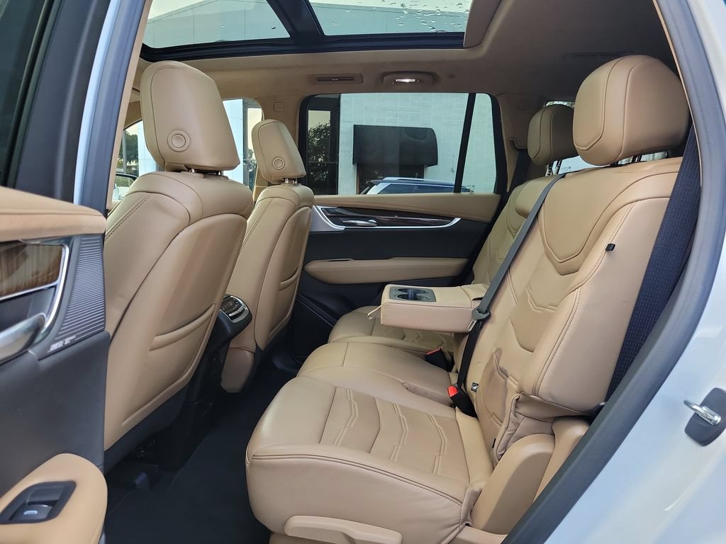 Used 2023 Cadillac XT6 Sport w/ Platinum Package AWD/4WD image 17