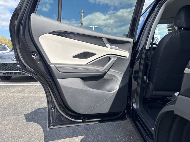 New 2026 Volkswagen Tiguan SE AWD/4WD image 34