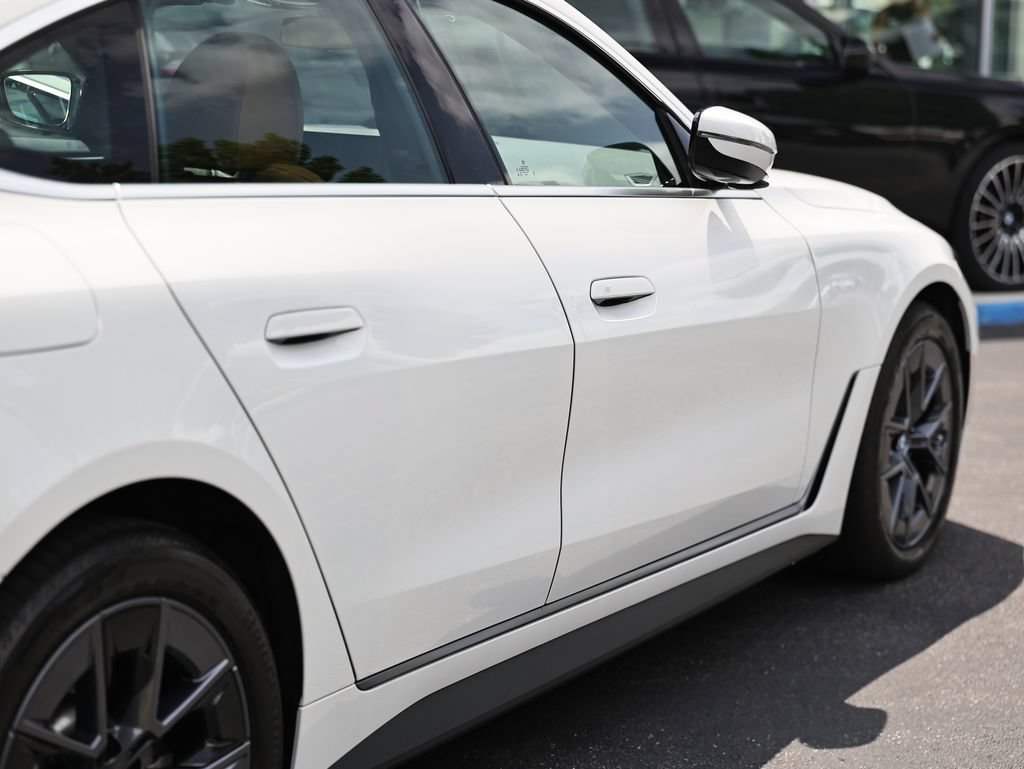 Used 2024 BMW i4 eDrive40 w/ Premium Package RWD image 8
