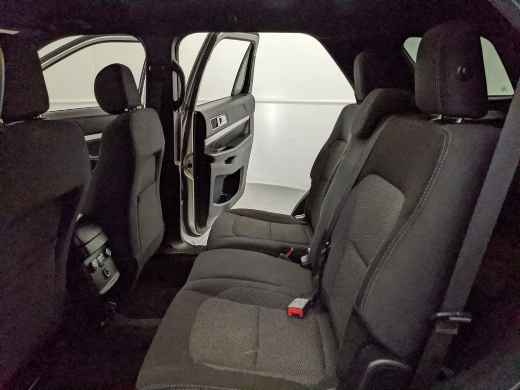 Used 2017 Ford Explorer XLT FWD image 17