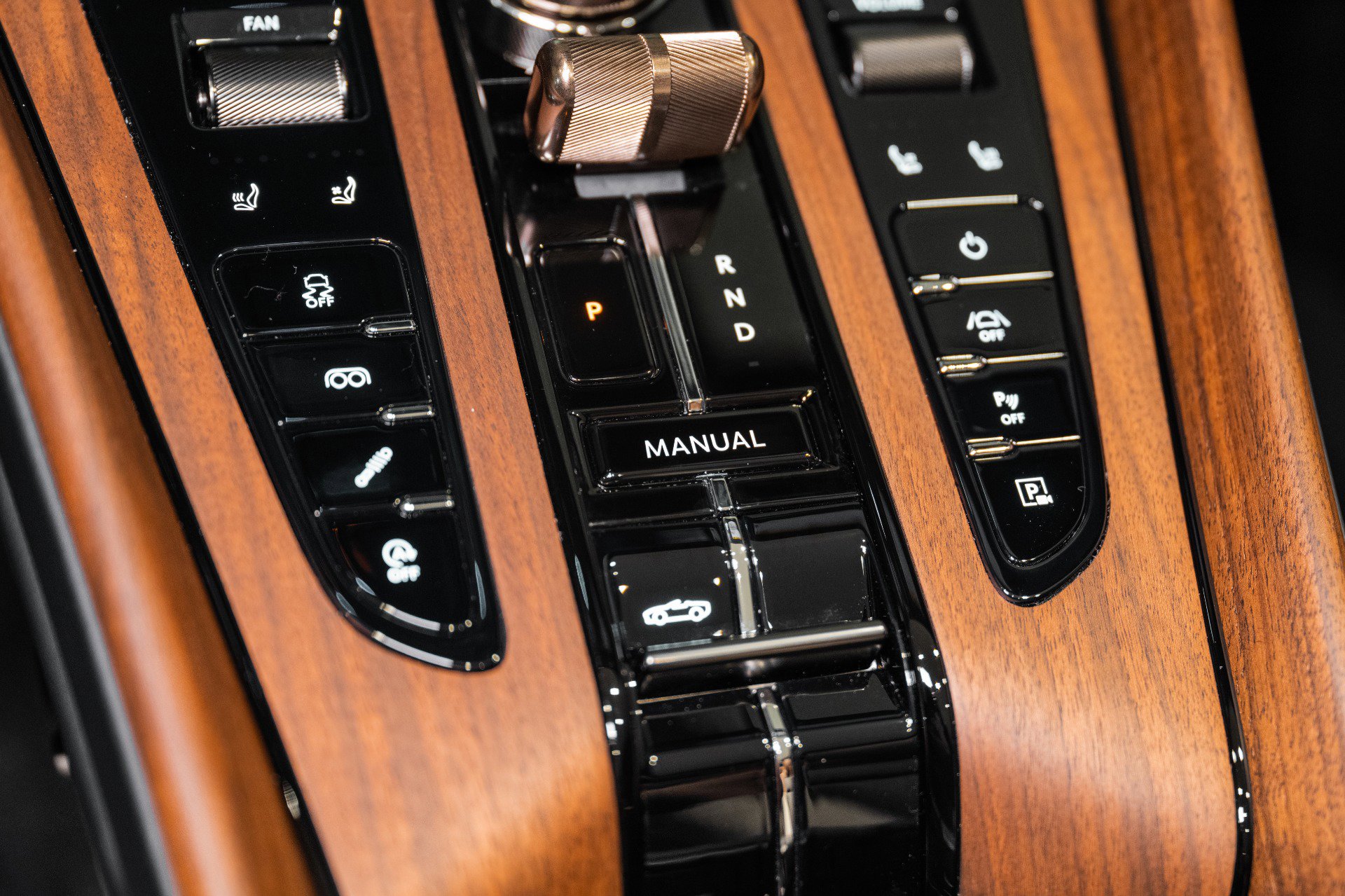 New 2026 Aston Martin DB12 Convertible image 32