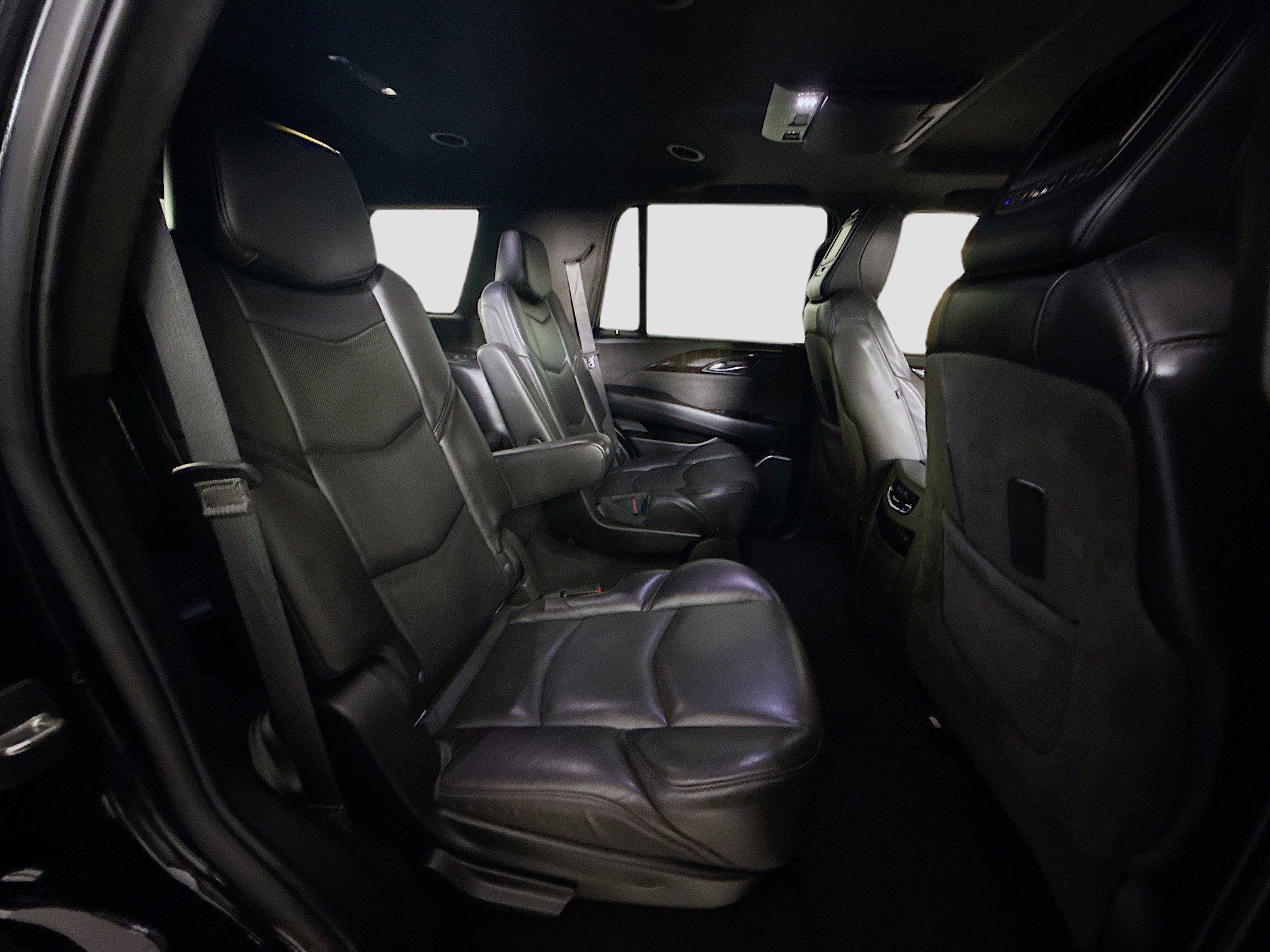 Used 2019 Cadillac Escalade Platinum w/ Escalade Sport Edition image 27