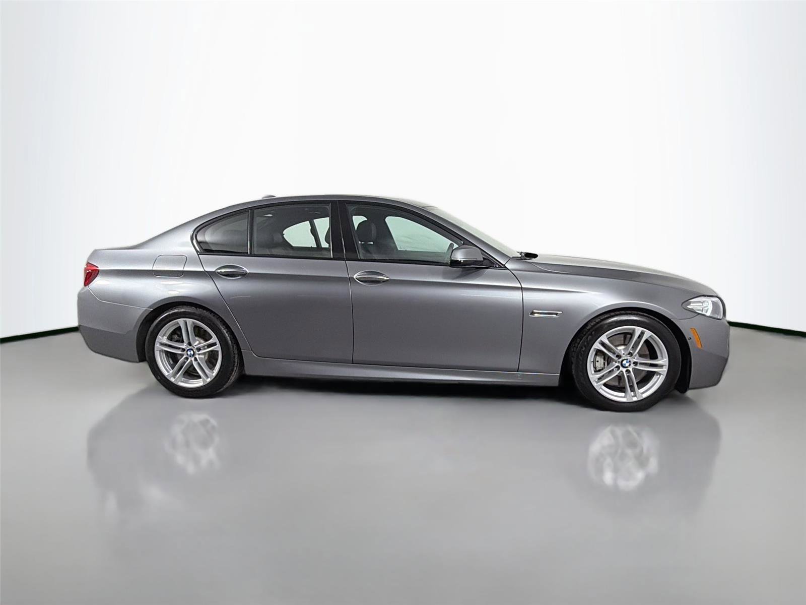 Used 2016 BMW 535i Sedan RWD image 4