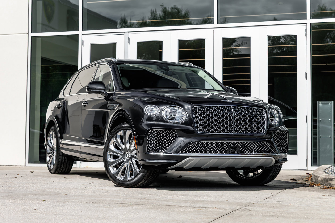 New 2025 Bentley Bentayga Extended Wheelbase image 4