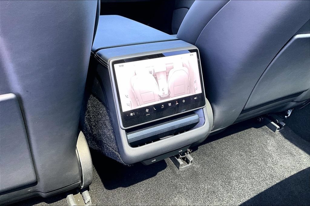 Used 2025 Tesla Model 3 RWD image 10