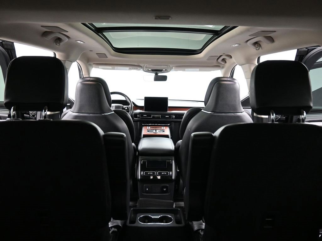 Used 2023 Lincoln Aviator Reserve w/ Equipment Group 201A image 34