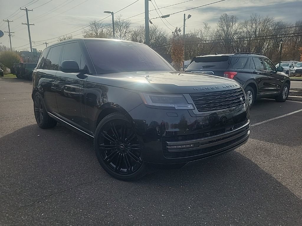 Used 2023 Land Rover Range Rover SE image 2