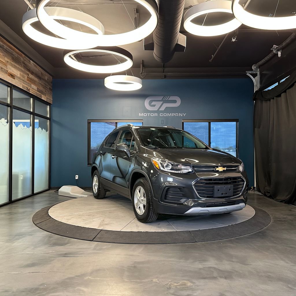 Used 2018 Chevrolet Trax LT w/ Driver Confidence Package AWD/4WD image 1