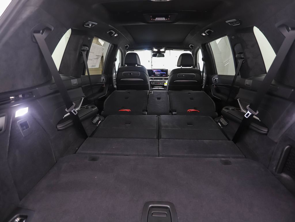 Used 2026 BMW X7 xDrive40i w/ M Sport Package image 29