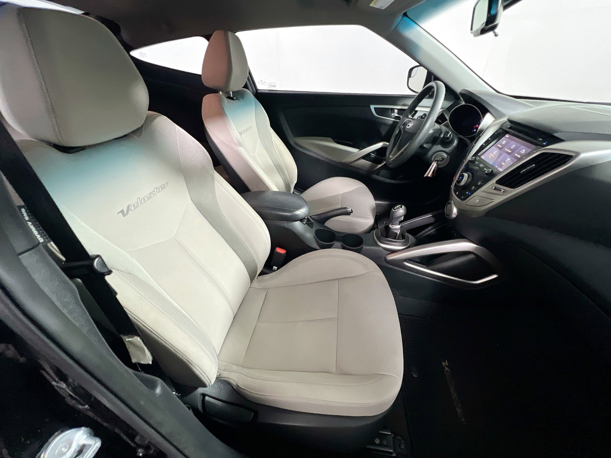 Used 2014 Hyundai Veloster image 30