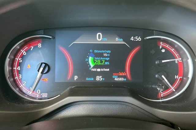 Used 2025 Toyota RAV4 LE AWD/4WD image 28