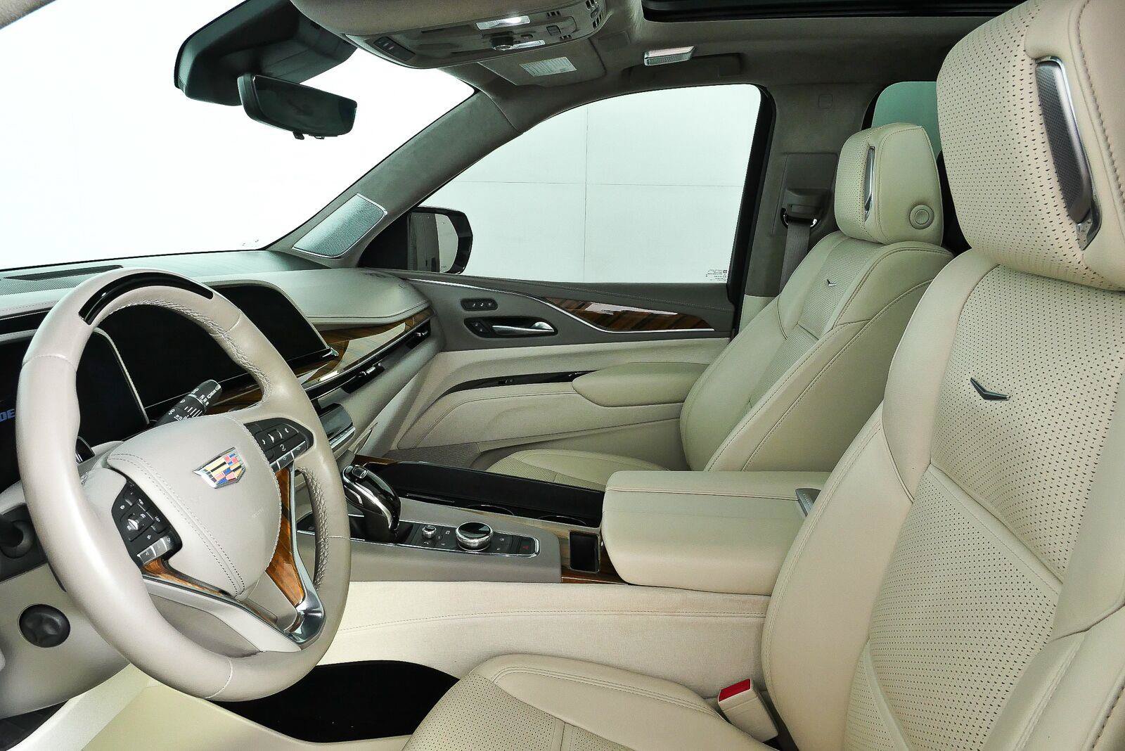 Used 2023 Cadillac Escalade ESV Sport Platinum AWD/4WD image 6