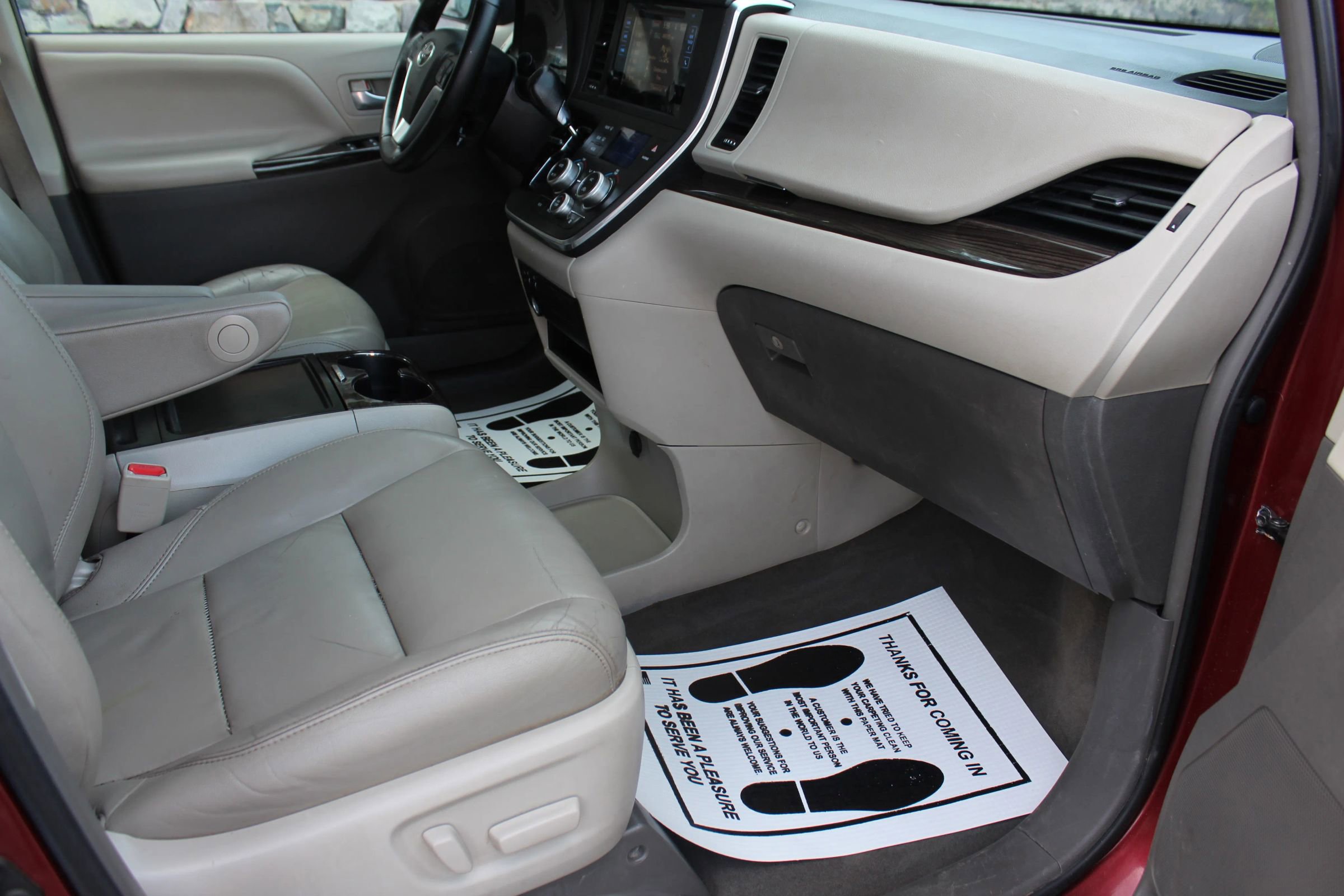 Used 2015 Toyota Sienna XLE Premium image 16