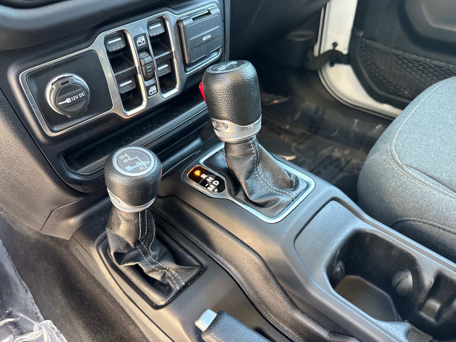 Certified 2024 Jeep Wrangler Unlimited Sahara AWD/4WD image 26