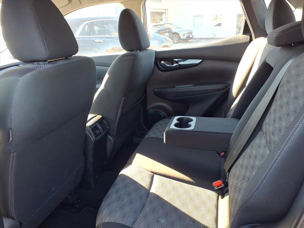 Used 2018 Nissan Rogue Sport SV w/ SV All-Weather Package image 13