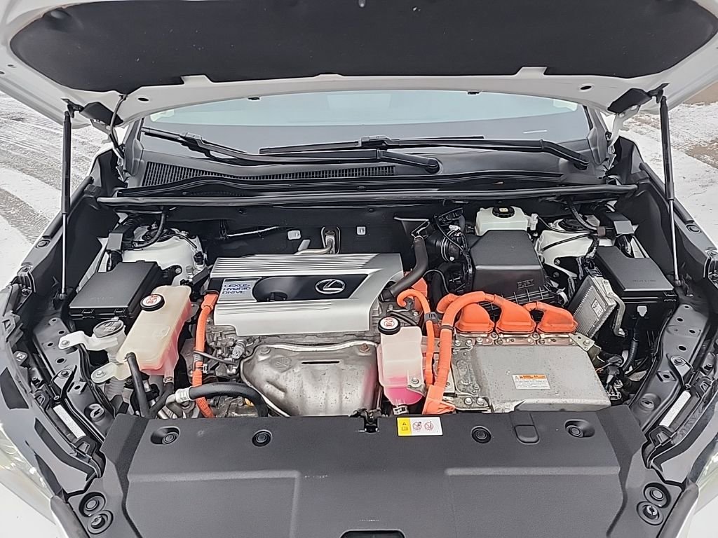 Used 2018 Lexus NX 300h AWD w/ Towing Package (1500 lbs) image 12