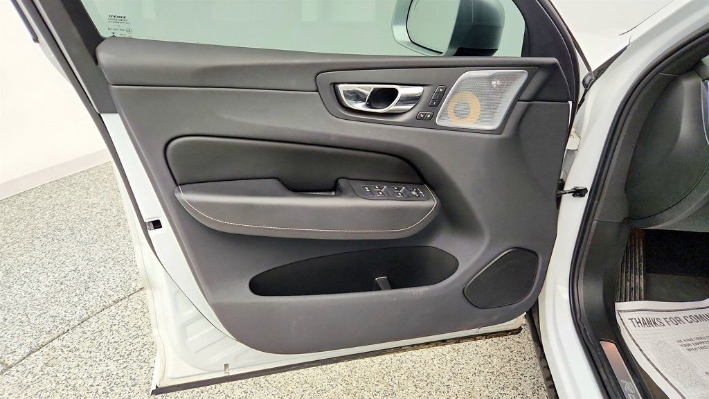 Used 2019 Volvo XC60 T6 R-Design AWD/4WD image 11