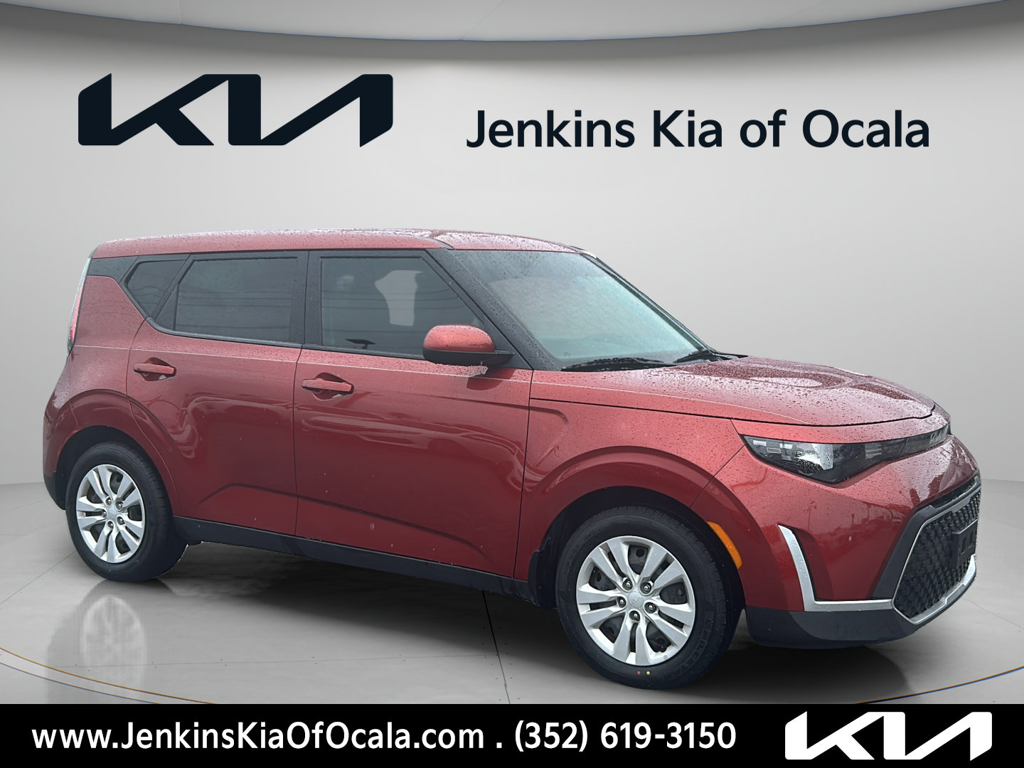 Certified 2023 Kia Soul LX FWD image 2