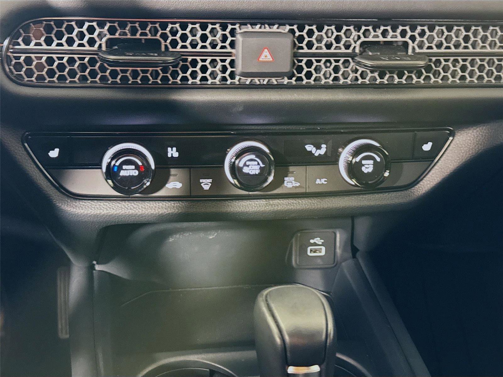 Used 2025 Honda HR-V Sport image 9