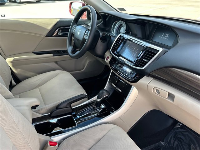 Used 2017 Honda Accord SE image 12
