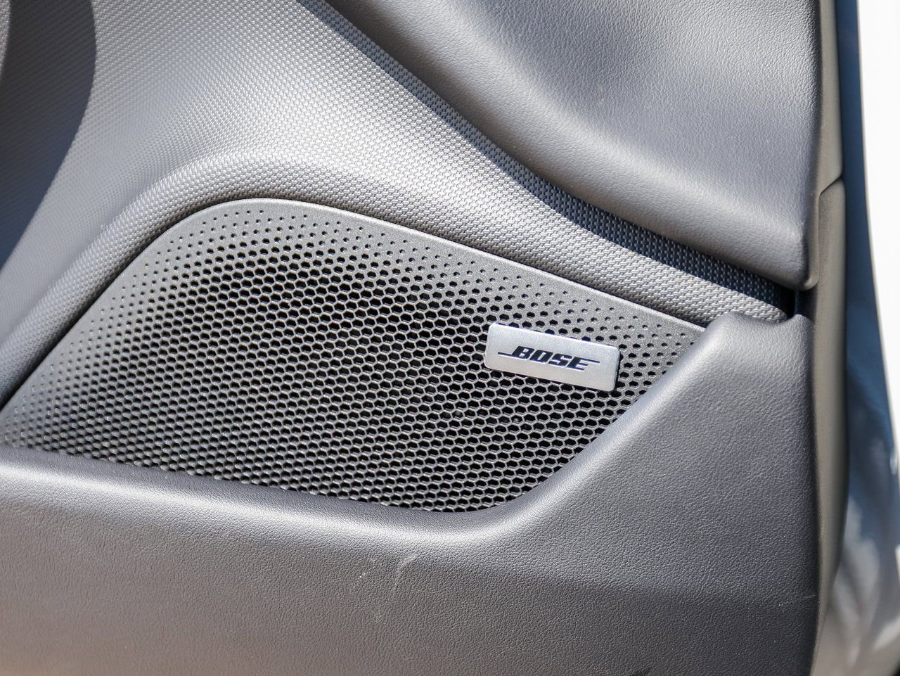 New 2026 Porsche Taycan image 22