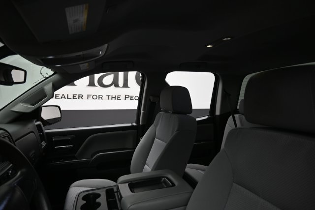 Used 2019 Chevrolet Silverado 1500 Custom w/ Custom Convenience Package AWD/4WD image 18