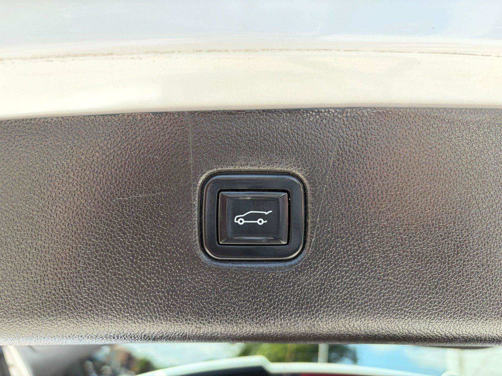 Used 2024 Chevrolet Blazer Premier w/ Enhanced Convenience Package AWD/4WD image 22