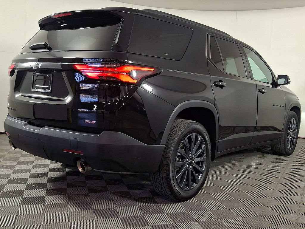 Used 2023 Chevrolet Traverse RS w/ LPO, Floor Liner Package AWD/4WD image 9